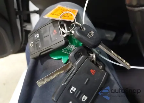 2018 Chevrolet Silverado K1500 Lt z USA, uszkodzony, nr VIN 3GCUKREC9JG647626